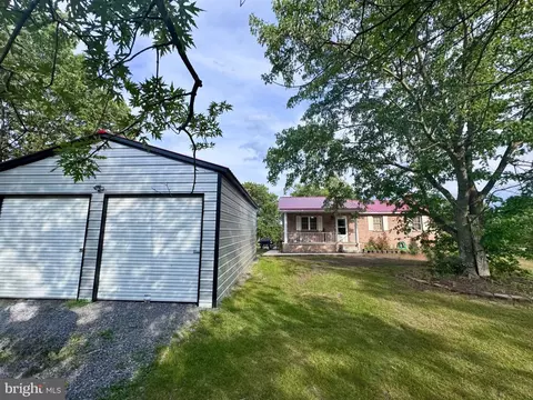 98 Noreaster Dr, Cabins, WV 26855