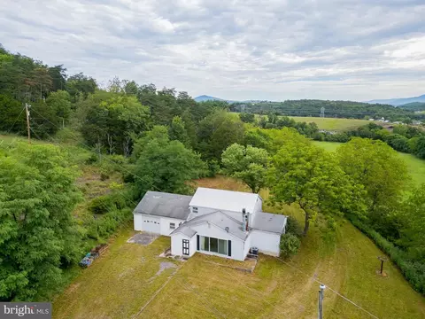 476 Schrader Ln, Petersburg, WV 26847