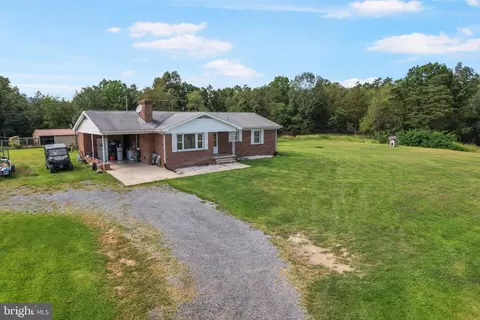 54 My Way, Petersburg, WV 26847