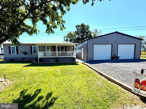 348 Clems Meadow Ln, Petersburg, WV 26847