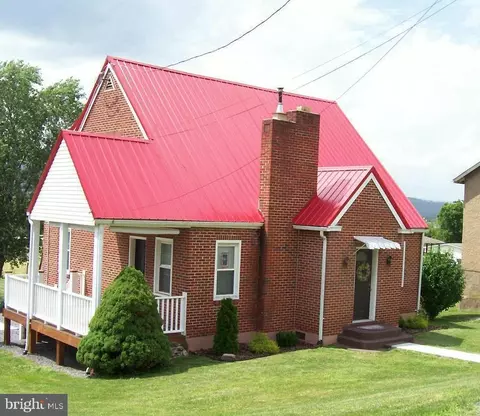 518 Winchester Ave, Moorefield, WV 26836