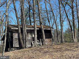 86 Mountain Top Rd, Mathias, WV 26812