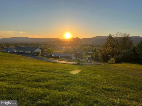 Evening Sun Drive, Moorefield, WV 26836