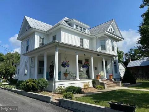 111 N Elm St, Moorefield, WV 26836