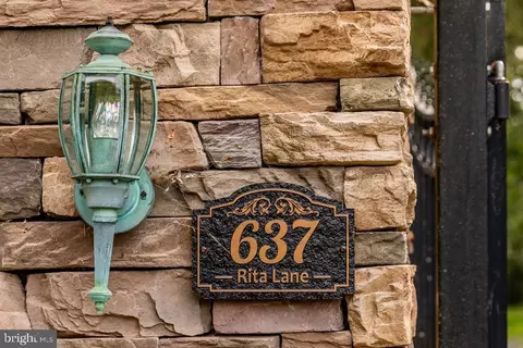 637 Rita Ln, Baker, WV 26801 photo 3