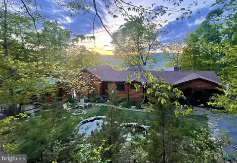 1742 Settlers Valley Way, Lost City, WV 26810