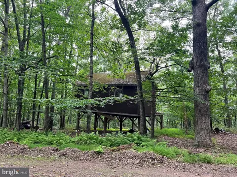 6615 Deep Spring Rd, Moorefield, WV 26836