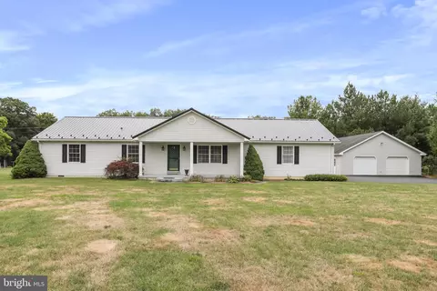 325 Tanglewood Dr, Old Fields, WV 26845