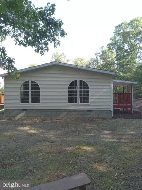 572 Pine Trail Dr, Moorefield, WV 26836