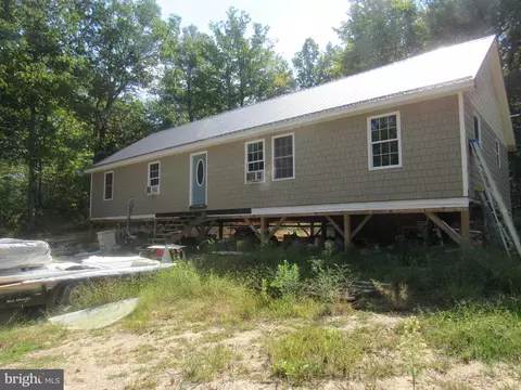 872 Nubian Creek Farm Rd, Wardensville, WV 26851