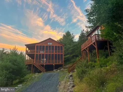 306 Wildlife Dr, Lost City, WV 26810