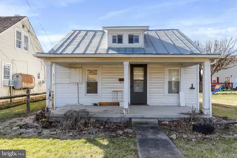 203 S Elm St, Moorefield, WV 26836