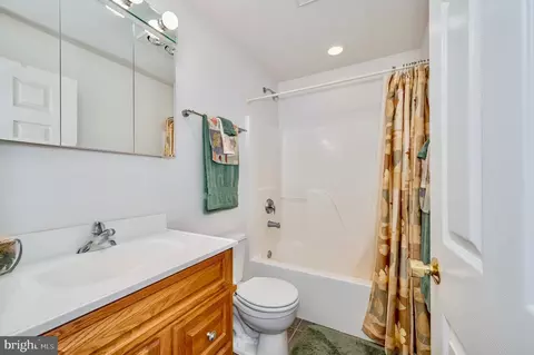 Bath - 25 Red Maple Dr, Baker, WV 26801 photo 1 of 2