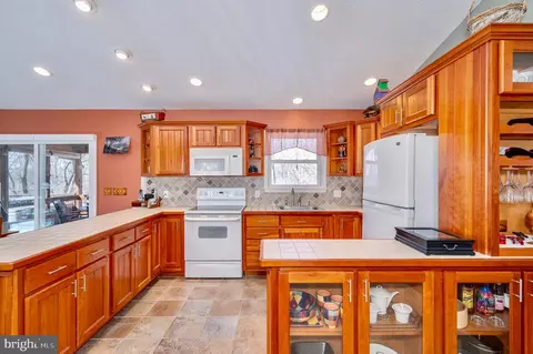 Kitchen - 25 Red Maple Dr, Baker, WV 26801 photo 3 of 5