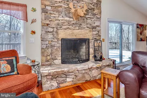 Living - 25 Red Maple Dr, Baker, WV 26801 photo 7 of 12