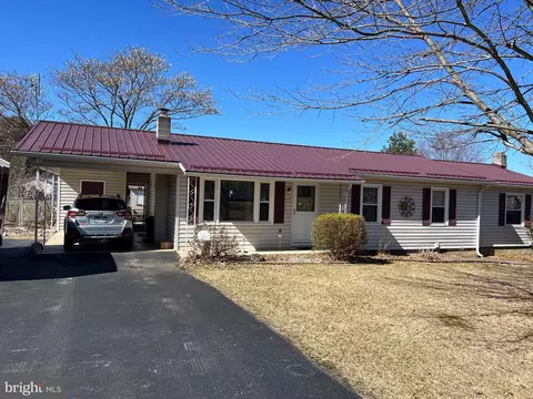109 Caledonia Dr, Moorefield, WV 26836