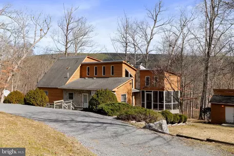 550 Warden Lake A B Dr, Wardensville, WV 26851