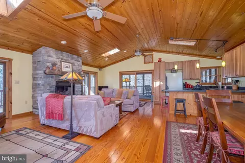 Living - 6 Walking Stick Rd, Baker, WV 26801 photo 2 of 8