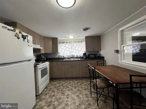 Kitchen - 82 Second Ln, Moorefield, WV 26836 photo 3 of 6