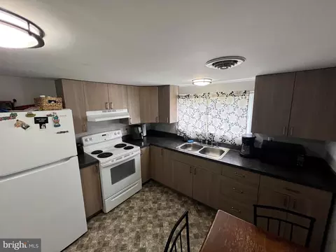 Kitchen - 82 Second Ln, Moorefield, WV 26836 photo 4 of 6