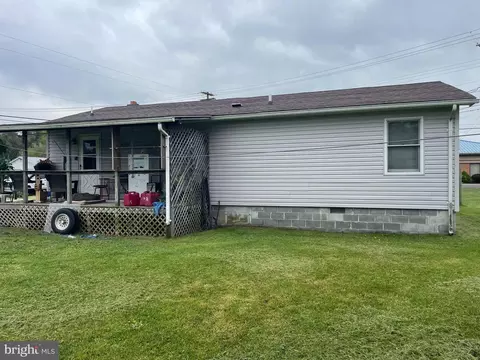 418 Spring Ave, Moorefield, WV 26836 photo 3