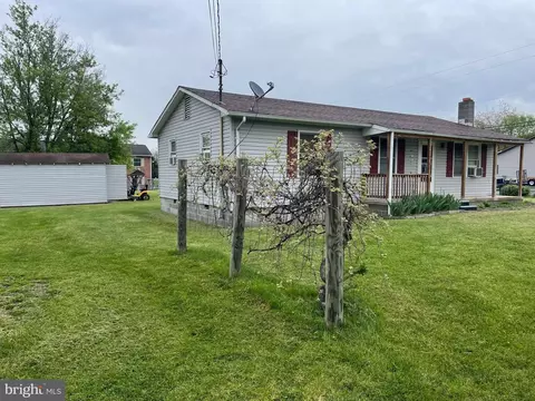 418 Spring Ave, Moorefield, WV 26836 photo 2