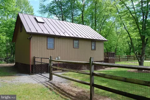 1074 Silver River Acres Rd, Moorefield, WV 26836