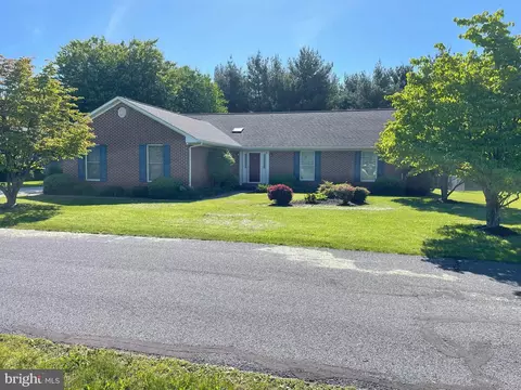 497 Sunrise Dr, Moorefield, WV 26836
