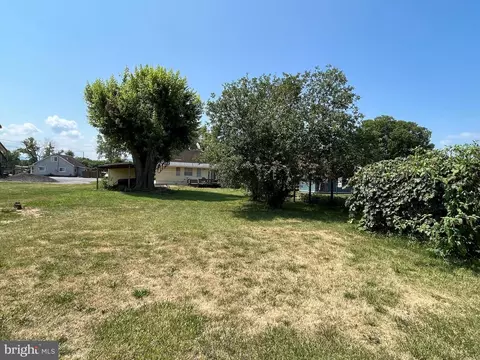 Exterior - 112 Jackson St, Moorefield, WV 26836 photo 3 of 4