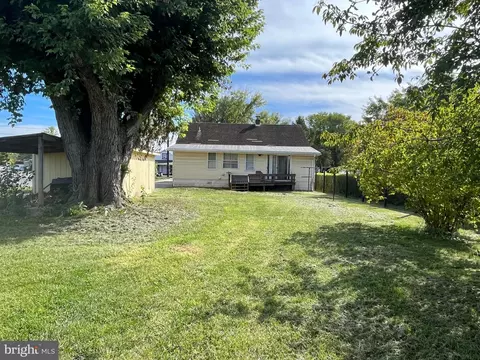 Exterior - 112 Jackson St, Moorefield, WV 26836 photo 2 of 4