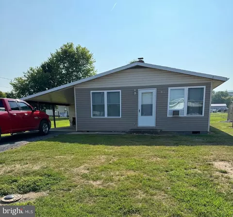 315 Maple Ave, Moorefield, WV 26836 photo 2