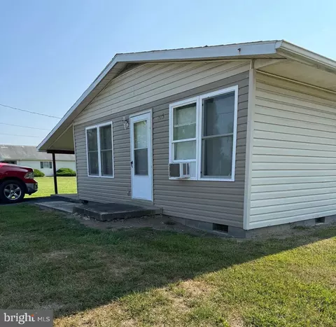 315 Maple Ave, Moorefield, WV 26836