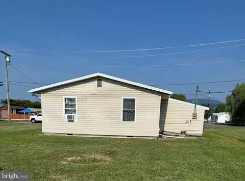 315 Maple Ave, Moorefield, WV 26836 photo 3