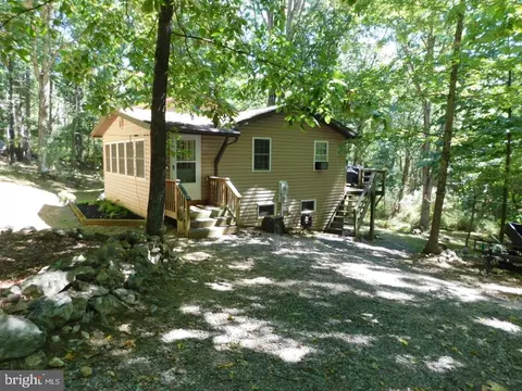 124 Pleasant Valley Dr, Lost River, WV 26810