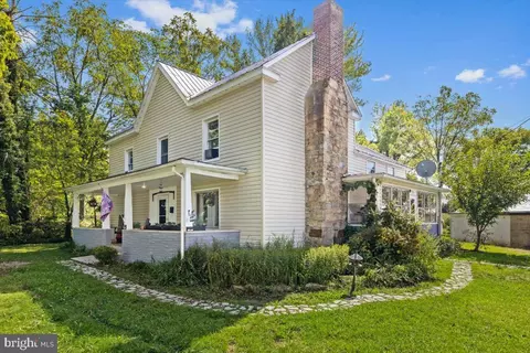 215 W Main St, Wardensville, WV 26851