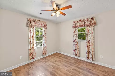 Bedroom - 7251 Trough Rd, Moorefield, WV 26836 photo 3 of 6