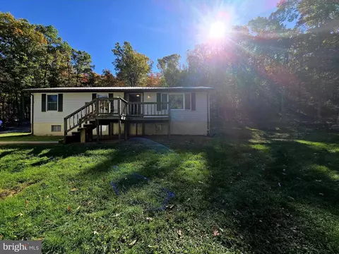 1751 Strawderman Rd, Mathias, WV 26812