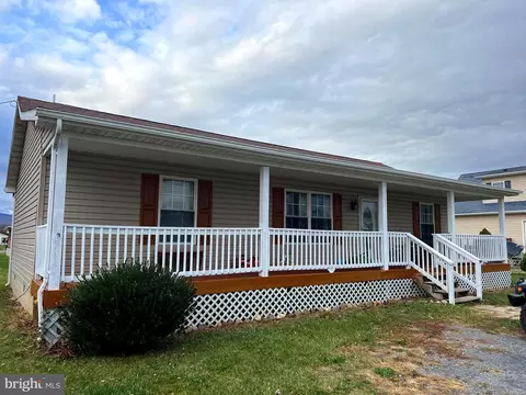 34 Hiser St, Moorefield, WV 26836