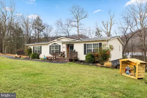 1633 Snyderville Rd, Fisher, WV 26818