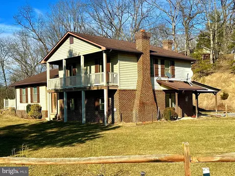 59 Kent St, Moorefield, WV 26836