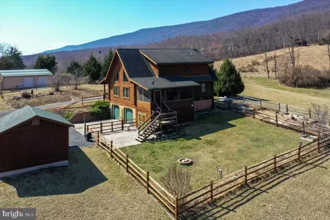 410 Hawks Nest Dr, Baker, WV 26801