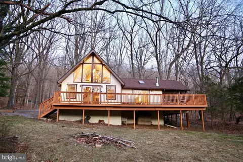 875 Settlers Valley Way, Lost City, WV 26810
