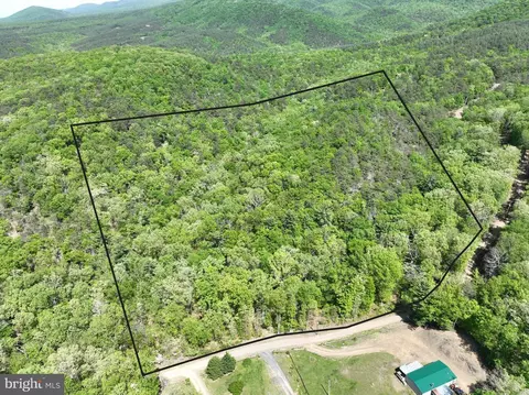 13 06 Ac Pine Trail Dr, Moorefield, WV 26836