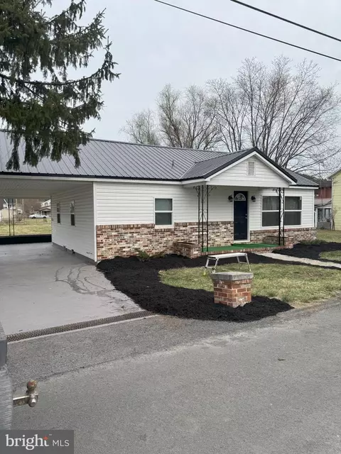 226 Chipley Ln, Moorefield, WV 26836