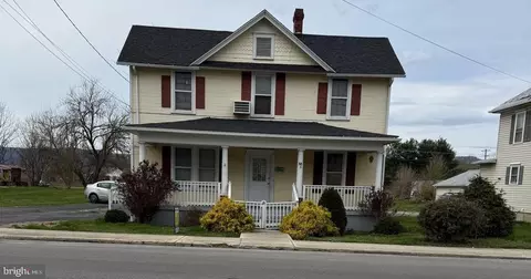 318 S Main St, Moorefield, WV 26836