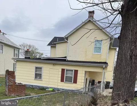 Exterior - 318 S Main St, Moorefield, WV 26836 photo 2 of 2