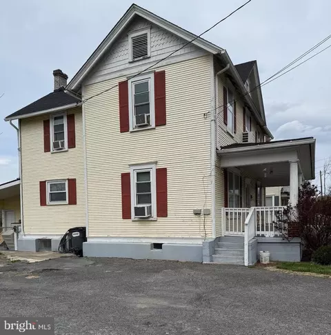 Exterior - 318 S Main St, Moorefield, WV 26836 photo 1 of 2