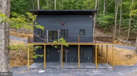 71 Meadow View Dr, Lost City, WV 26810