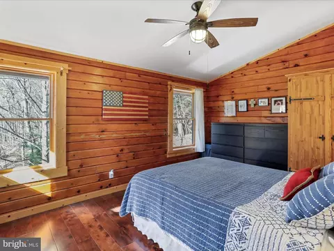 Bedroom - 810 Dumpling Run Rd, Moorefield, WV 26836 photo 5 of 10