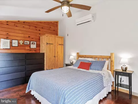 Bedroom - 810 Dumpling Run Rd, Moorefield, WV 26836 photo 6 of 10